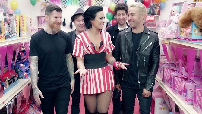 Fall Out Boy ft. Demi Lovato - Irresistible Video Video