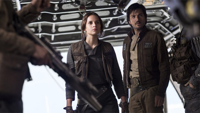 Felicity Jones and Diego Luna in Rogue One