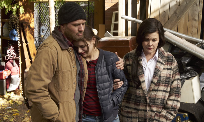 Ryan Phillippe Joey King and Serilyn Fenn in Wish Upon