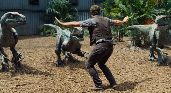 Jurassic World - Clip And Trailer