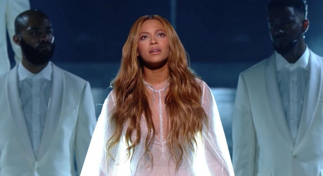 Beyoncé - Take My Hand. Precious Lord (Live Grammys 2015) 