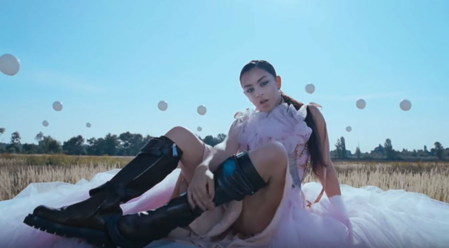 Charli XCX - White Mercedes 