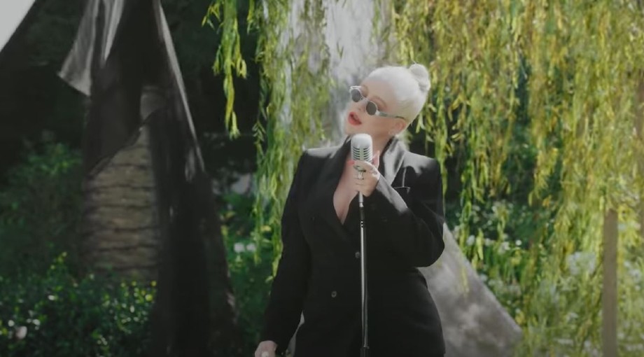 Christina Aguilera - Reflection / Loyal Brave True Medley (From "Mulan") 