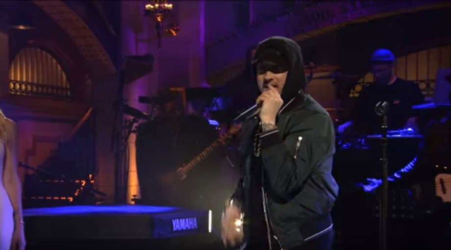 Eminem - Walk On Water/Stan/Love The Way You Lie ft. Skylar Grey (Live From SNL) 