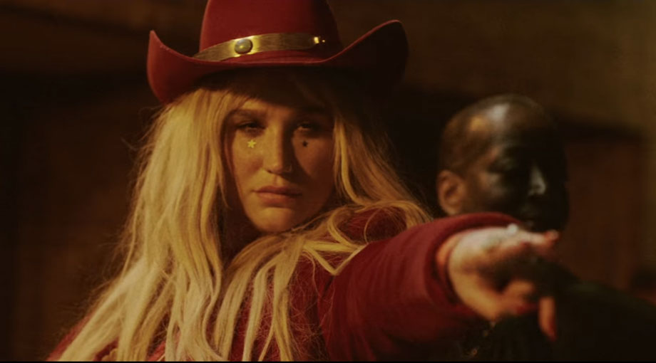 Kesha - Woman ft. The Dap-Kings Horns 