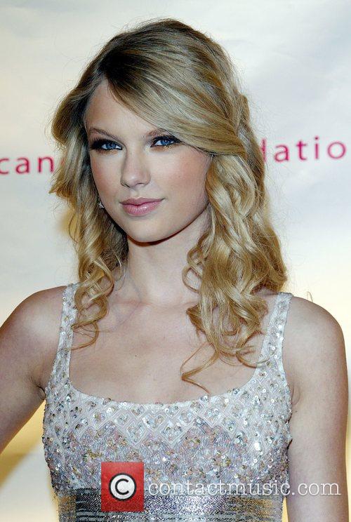 Taylor Swift Concert Pictures. Taylor Swift Concert Tickets