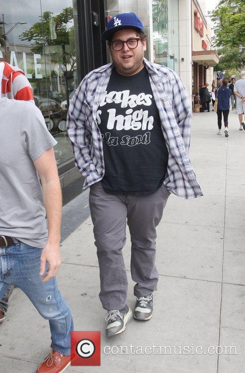 Forum Image: http://www.contactmusic.com/pics/l/jonas_hill_240508/%27superbad%27_star_jonas_hill_has_lunch_at_nate%27n_al_in_beverly_hills_5143281.jpg