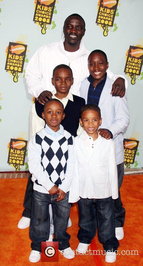 Picture - Akon, his sons and Ucla Westwood, California, Saturday 29th ...