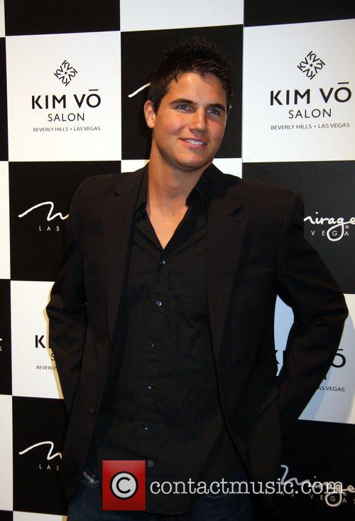 Robbie Amell - Images Colection