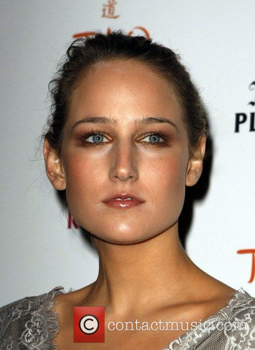 leelee sobieski eyes wide shut. leelee sobieski