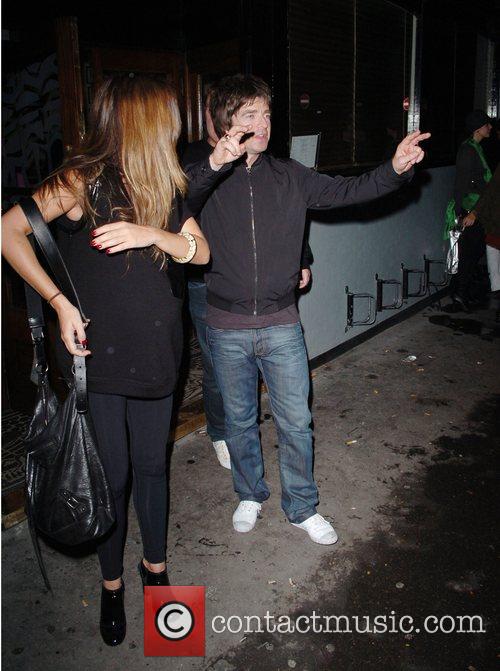curtis stone wife or girlfriend. Curtis Stone Girlfriend Images: Noel Gallagher Picture 1531803 - Noel