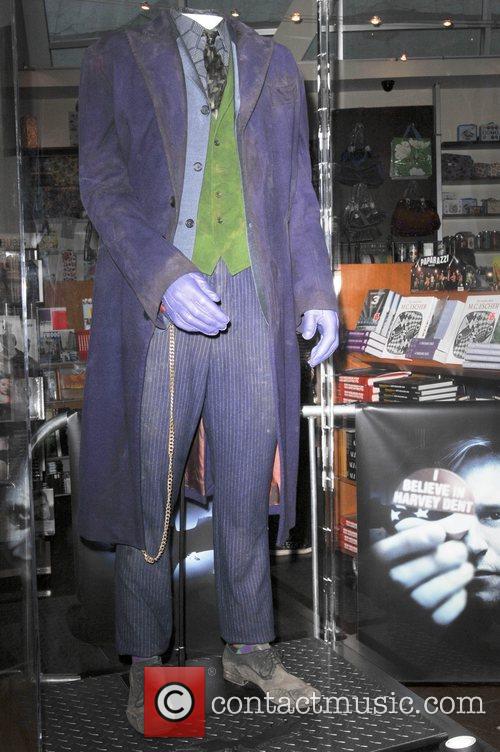 heath ledger joker costume