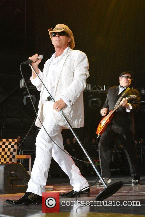 Celeb News » Cheap Trick Call For Clamp Down On Stage Companies