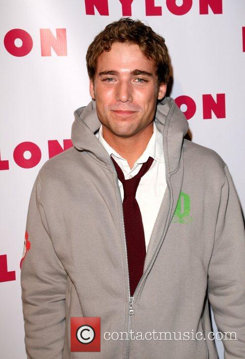 Dustin Milligan - Gallery Photo Colection