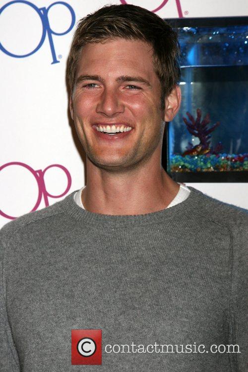 Ryan McPartlin - Picture Colection