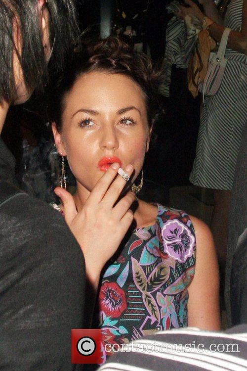 miley cyrus smoking cigarettes