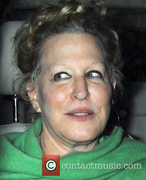 Bette Midler - Wallpaper Gallery