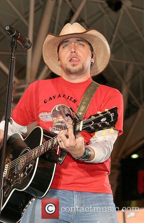 jason aldean family pictures. Jason Aldean Gallery