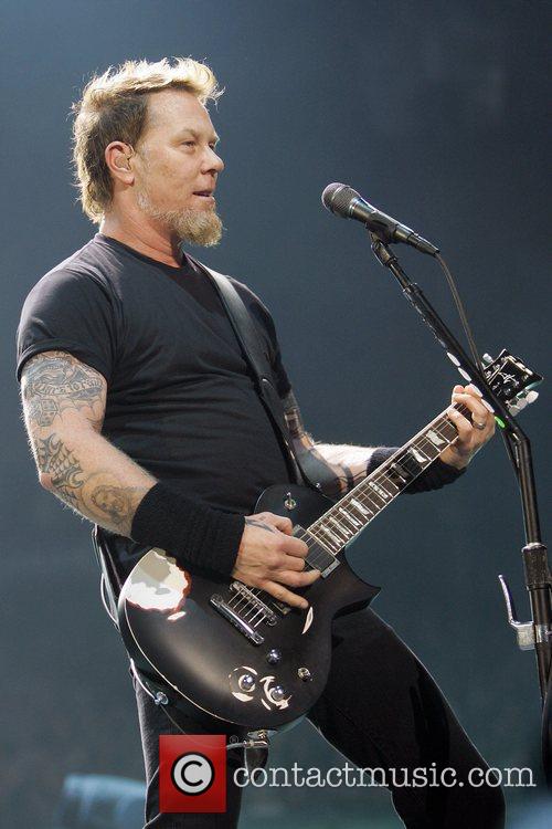 I visit Metallichicks forum every day and save photos from James theard ;P 