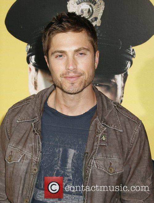 Eric Winter - Images