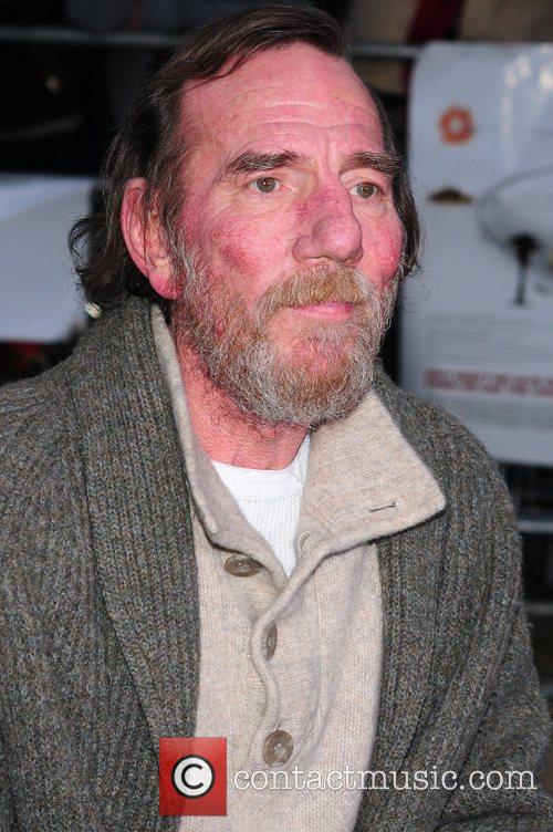 Pete Postlethwaite