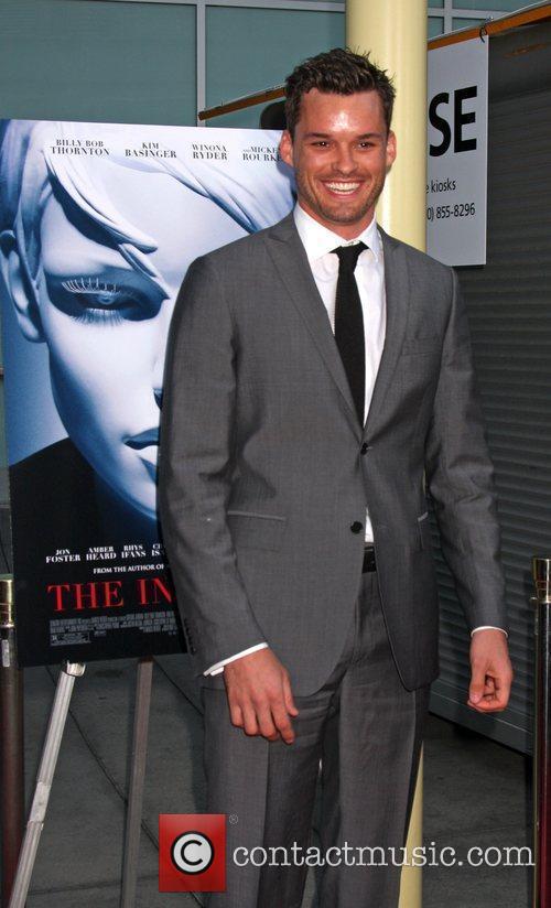 http://www.contactmusic.com/pics/lb/the_informers_2_170409/austin_nichols_2373145.jpg