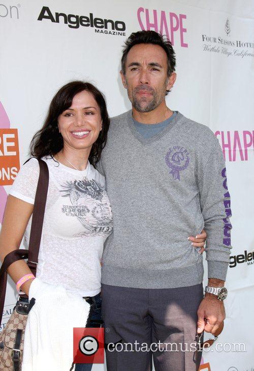 http://www.contactmusic.com/pics/lc/cure_in_the_canyons_051009/francesco_quinn_2600086.jpg