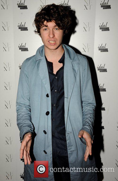 Luke Pritchard (The Kooks) -.