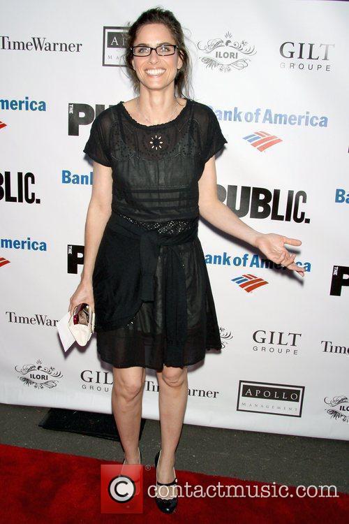 amanda_peet_5315921.jpg