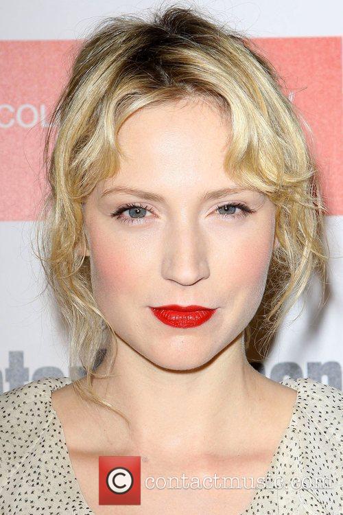 Beth Riesgraf - Photo Set