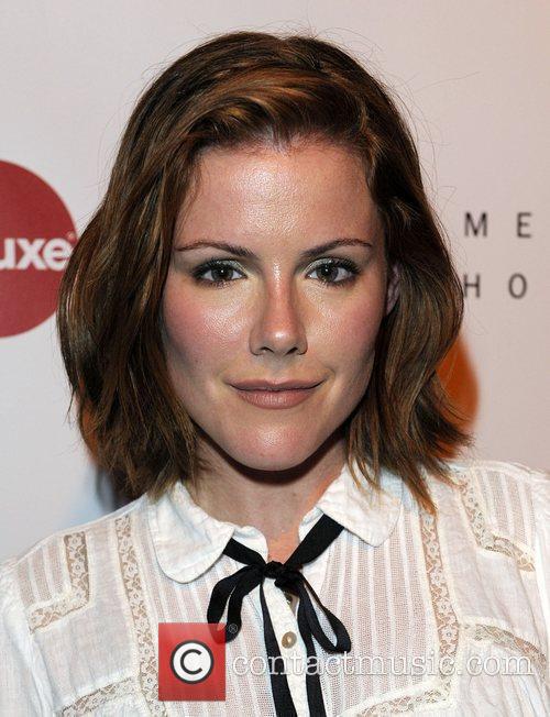 Kathleen Robertson - Images