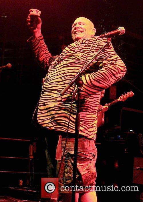http://www.contactmusic.com/pics/ld/bad_manners_141209/buster_bloodvessel_of_80s_ska_band_bad_manners_2692833.jpg
