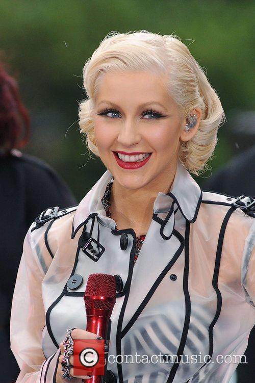 Christina Aguilera performing live on the'CBS Early