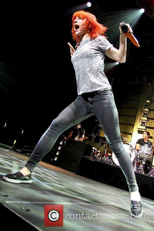hayley williams paramore live. Hayley Williams and Paramore