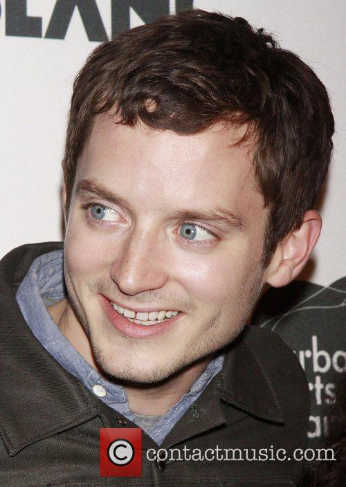 elijah wood height. ||elijah wood and olga and