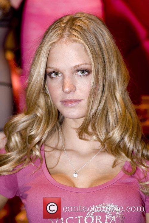 erin heatherton picturess. Erin Heatherton Gallery