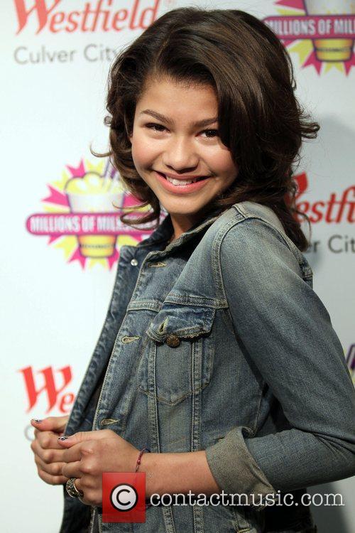 pictures of zendaya and bella. Zendaya Coleman and Disney