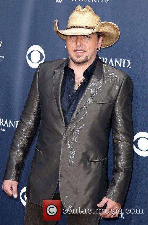 jason aldean and kelly clarkson dating. jason aldean family.