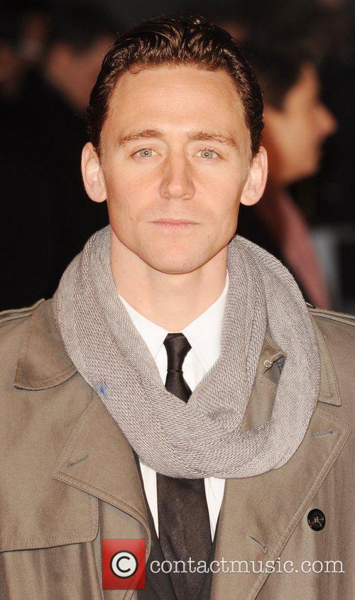 Tom Hiddleston - Wallpaper Hot