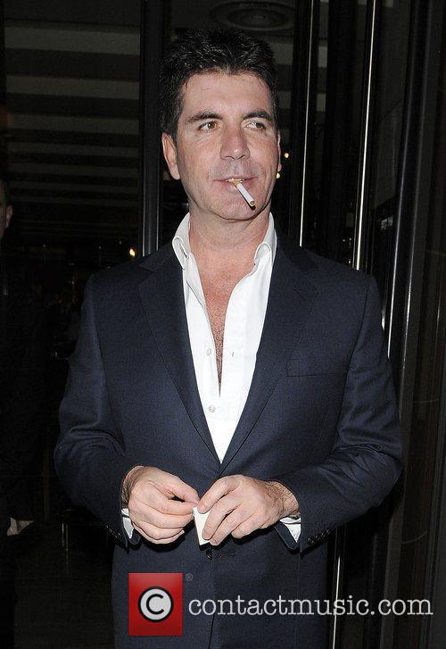 cheryl cole smoking. cheryl cole smoking with simon cowell. Simon Cowell Gallery; Simon Cowell Gallery. DeckMan. Apr 7, 05:35 PM. I can see how it might be useful,