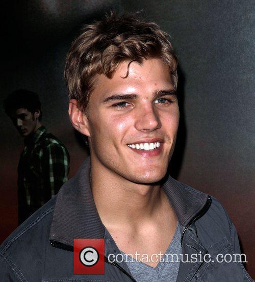 Chris Zylka - Picture Gallery