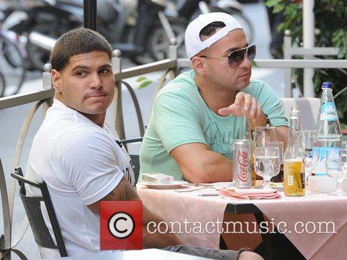 jersey shore ronnie punches mike. Ronnie jersey shore ronnie and mike fight. Picture - Ronnie Ortiz-Magro,