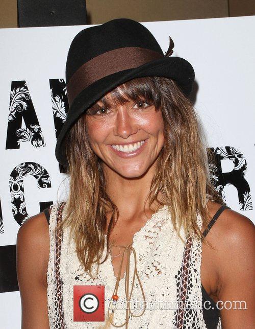 Sharni Vinson - Gallery Colection