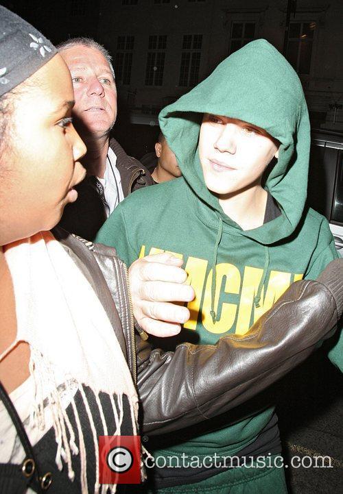 justin bieber ymcmb top. justin bieber ymcmb top.