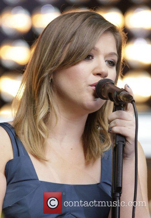 Kelly Clarkson  Wants Guest Role On Parks And Recreation