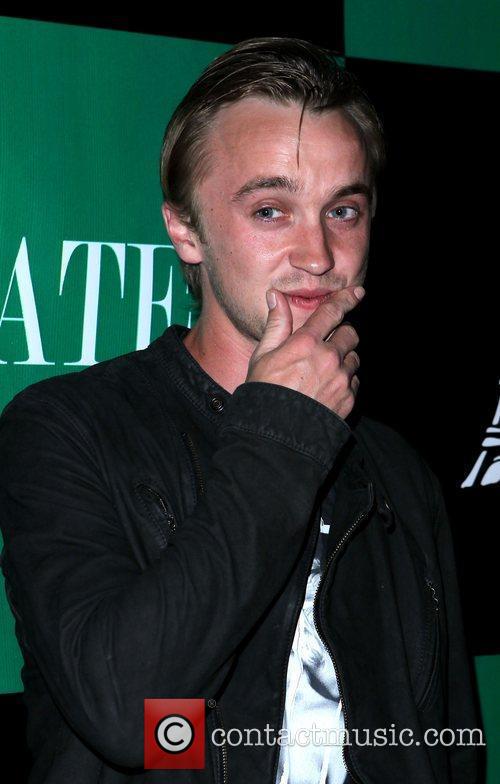 tom felton and daniel radcliffe kiss. daniel radcliffe kissing.