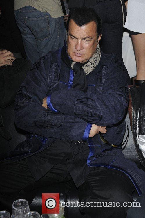 steven-seagal-teenage-paparazzo-post-screening-gala_3555618.jpg