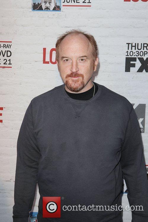 Louis C.K. 2020: dating, net worth, tattoos, smoking & body facts - Taddlr