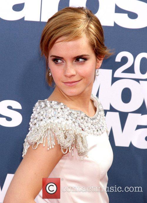 emma watson mtv movie awards hair. hair Emma Watson blows a kiss