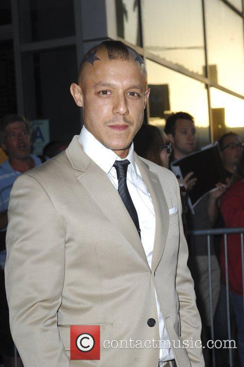 Theo Rossi - Images Colection
